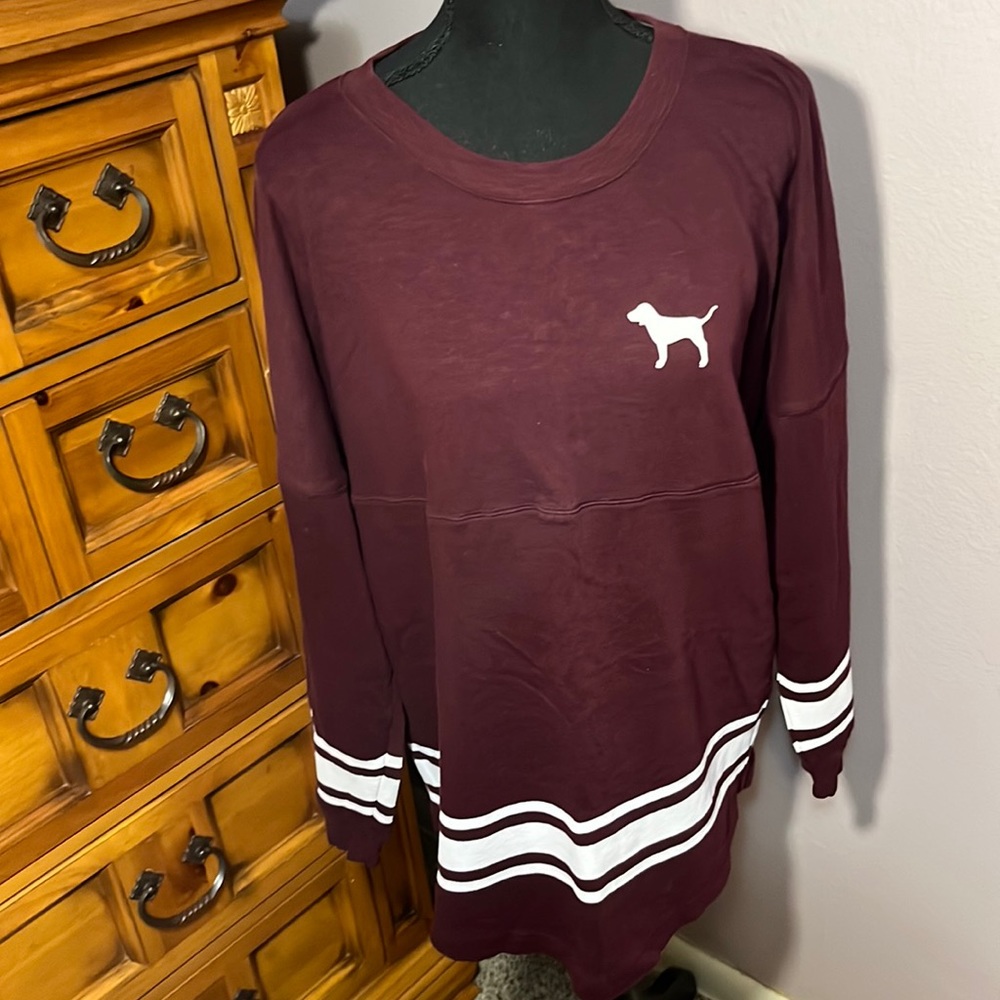 Pink Hockey Styled sweatshirt in maroon